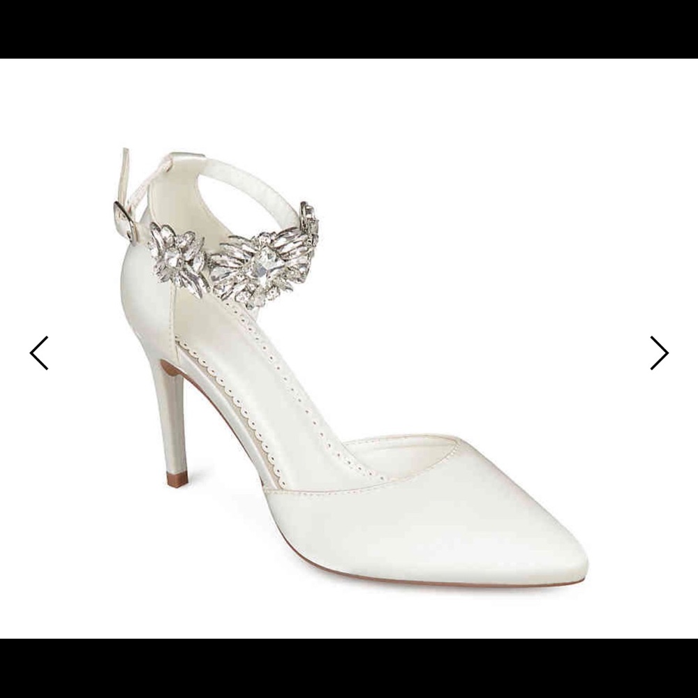 Satin White pointed closed toe heels size 7